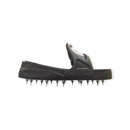 Klapki z kolcami do wylewek z żywicy