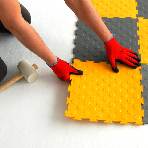 Płytki Industry Pieniążki EpoxyGarage posadzki żywiczne